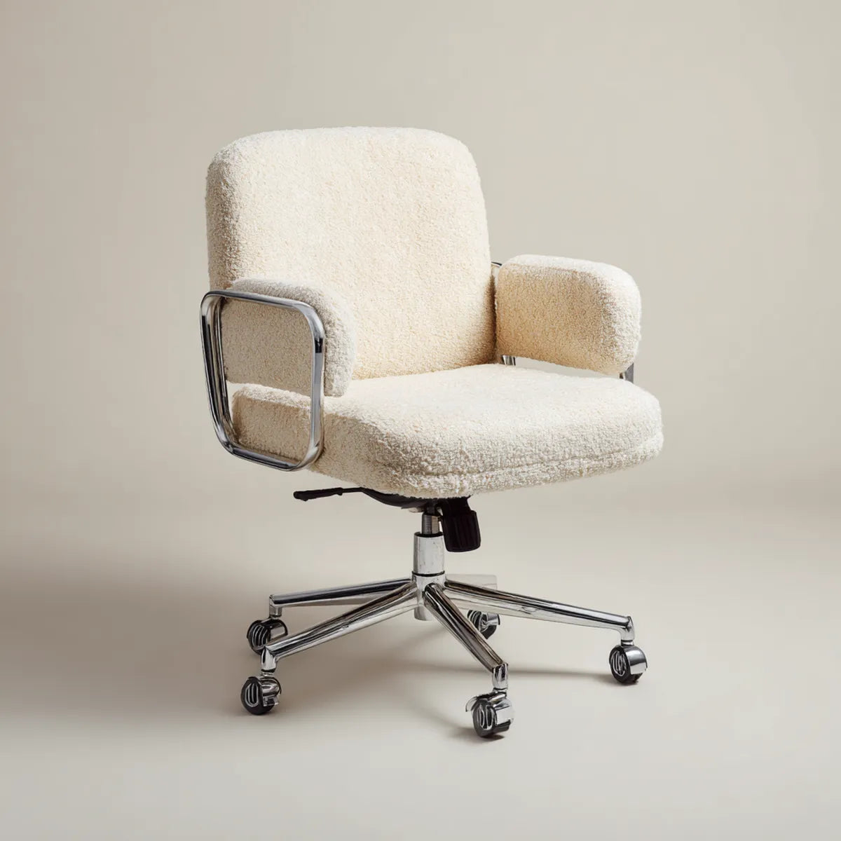 Chaise de bureau pivotante crème 62 x 63 x 88-98 cm en polyester bouclette avec accoudoirs